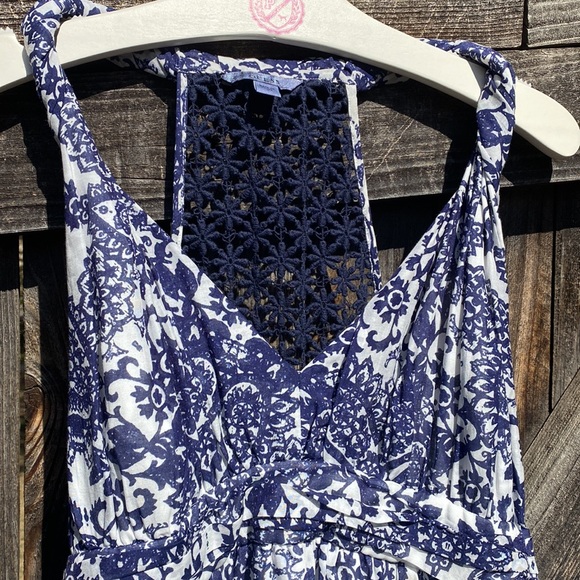 Guess crochet lace back handkerchief hem dress - Picture 2 of 15